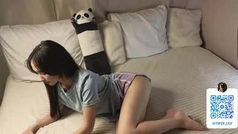 Snapshot of spicyyuki chatting on 10.17.25 Tipsy online show from 10.17.25