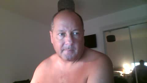 Snapshot of spidey1051a chatting on 12.17.25 spidey1051a online show from 12.17.25