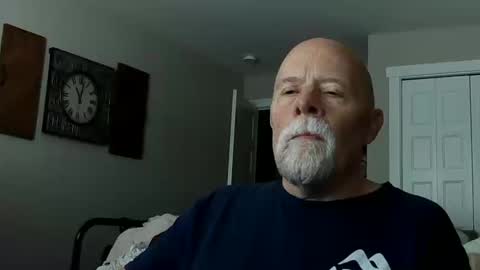 Snapshot of sportfish chatting on 10.11.25 sportfish online show from 10.11.25