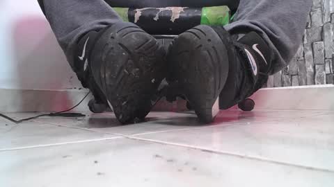 Snapshot of srfindomfeet_ chatting on 10.01.25 sr master cum its my old account online show from 10.01.25