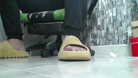 Snapshot of srfindomfeet_ chatting on 10.09.25 sr master cum its my old account online show from 10.09.25