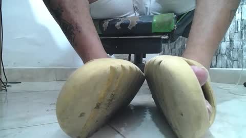 Snapshot of srfindomfeet_ chatting on 06.01.26 sr master cum its my old account online show from 06.01.26