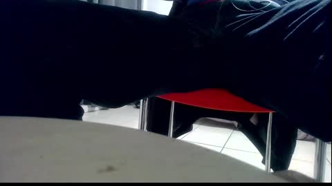 Snapshot of ssenzo chatting on 12.17.24 ssenzo online show from 12.17.24