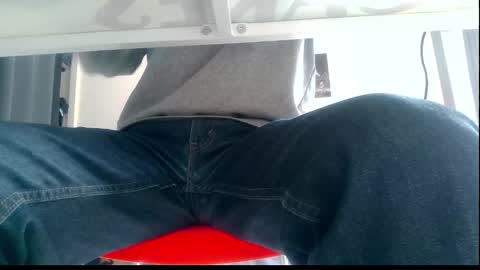 Snapshot of ssenzo chatting on 12.21.24 ssenzo online show from 12.21.24