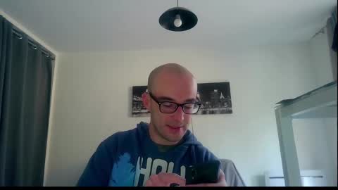 Snapshot of ssenzo chatting on 01.04.25 ssenzo online show from 01.04.25