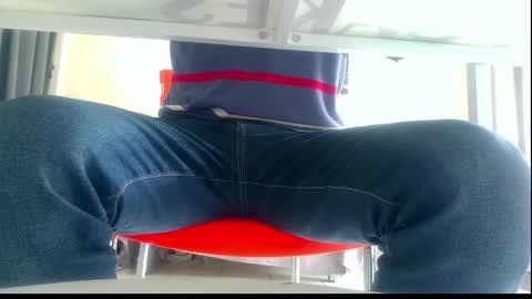 Snapshot of ssenzo chatting on 02.26.25 ssenzo online show from 02.26.25