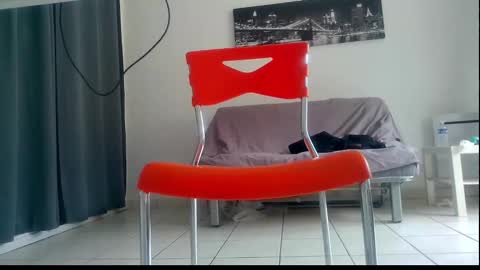 Snapshot of ssenzo chatting on 09.22.25 ssenzo online show from 09.22.25