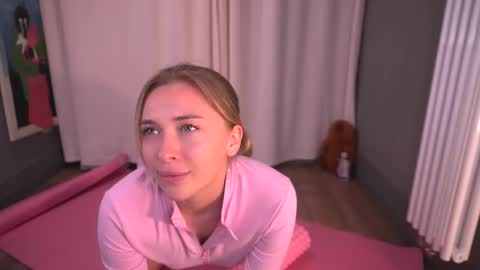 Snapshot of sssecretgirlfriend chatting on 09.11.25 Kate online show from 09.11.25