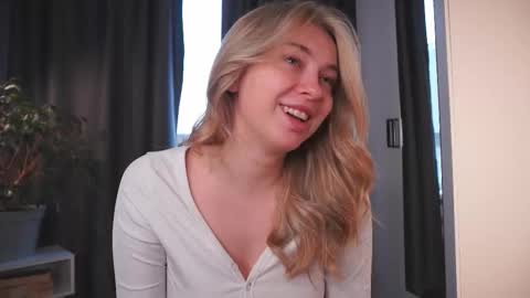 Snapshot of sssecretgirlfriend chatting on 10.21.25 Kate online show from 10.21.25