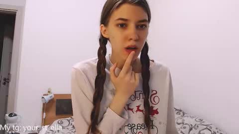 Snapshot of st_ella chatting on 01.06.26 Ella online show from 01.06.26