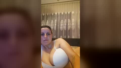 Snapshot of stacey_amelly chatting on 08.05.26 Amelly online show from 08.05.26