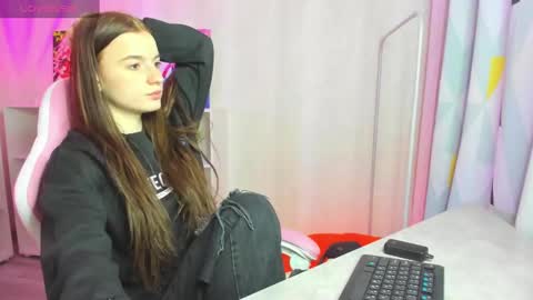 Snapshot of stacey_brown chatting on 12.06.24 Stacey GMT5 Mo Tu We Th Fr Sa 3am -10am online show from 12.06.24