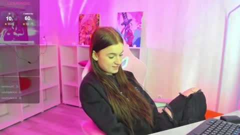 Snapshot of stacey_brown chatting on 12.06.24 Stacey GMT5 Mo Tu We Th Fr Sa 3am -10am online show from 12.06.24