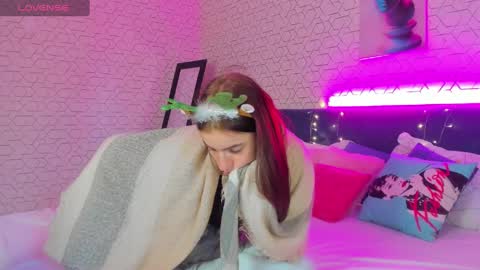 Snapshot of stacey_brown chatting on 12.17.24 Stacey GMT5 Mo Tu We Th Fr Sa 3am -10am online show from 12.17.24