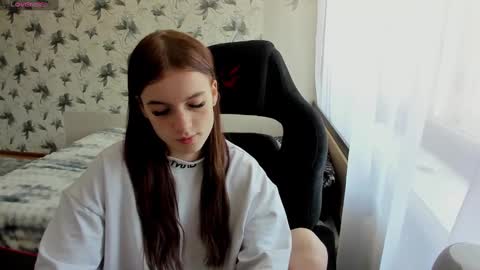 Snapshot of stacey_brown chatting on 12.27.24 Stacey GMT5 Mo Tu We Th Fr Sa 3am -10am online show from 12.27.24