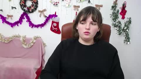 Snapshot of staceylex chatting on 12.21.25 Stacey online show from 12.21.25