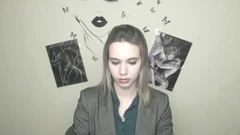 Snapshot of stacy_gr chatting on 12.23.24 Stacy online show from 12.23.24