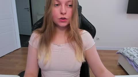 Snapshot of stacy_miraclee chatting on 05.27.26 Stacy online show from 05.27.26