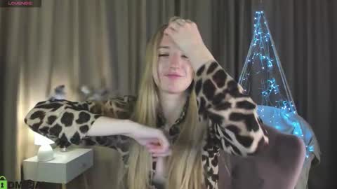 Snapshot of stacy_riiver chatting on 10.03.25 Stacy Mon Tue Wed Thu Fri Sun GMT GMT 3 1000am - 0400pm online show from 10.03.25