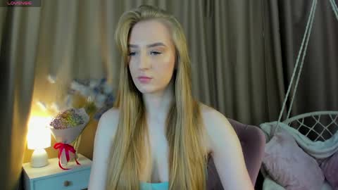 Snapshot of stacy_riiver chatting on 04.08.26 Stacy Mon Tue Wed Thu Fri Sun GMT GMT 3 1000am - 0400pm online show from 04.08.26
