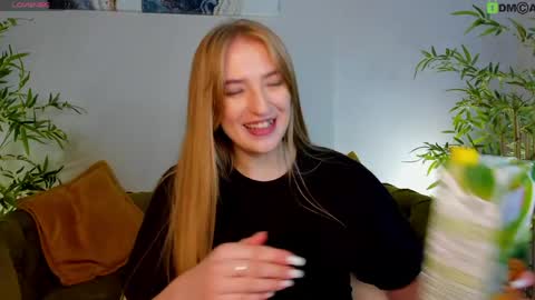Snapshot of stacy_riiver chatting on 05.29.26 Stacy Mon Tue Wed Thu Fri Sun GMT GMT 3 1000am - 0400pm online show from 05.29.26
