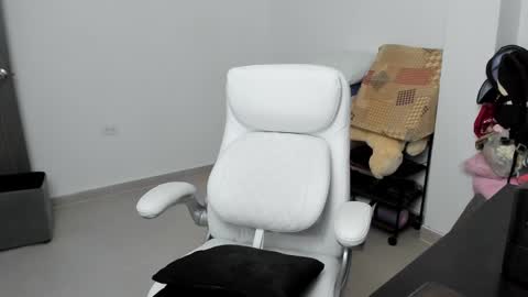 Zulma Yisset online show from 01.16.25