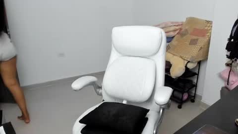 Zulma Yisset online show from 01.21.25