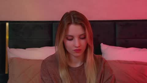 Snapshot of stacyevancesss chatting on 04.25.26 StacyEvances online show from 04.25.26
