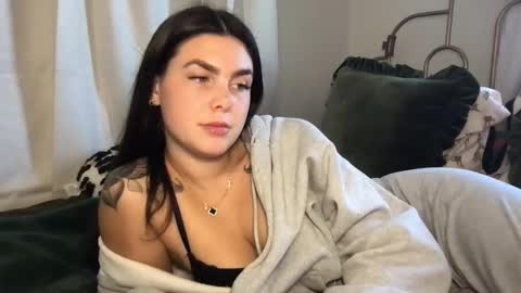 Snapshot of stacywithuu chatting on 09.19.25 Stacy online show from 09.19.25