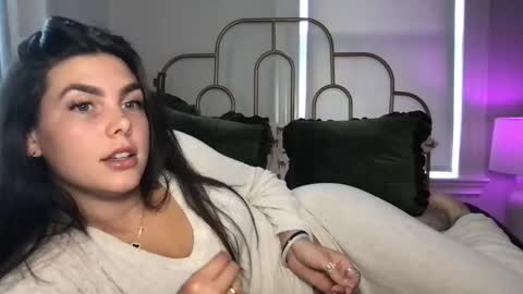 Snapshot of stacywithuu chatting on 09.25.25 Stacy online show from 09.25.25