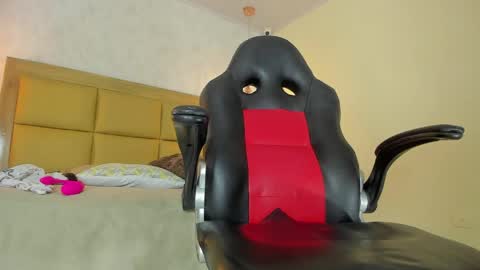 Snapshot of staisyotis chatting on 04.06.26 KEIMI online show from 04.06.26