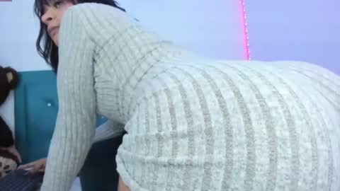 Snapshot of star_darling chatting on 02.12.25 S T A R online show from 02.12.25