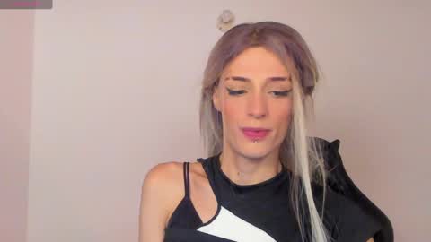 Snapshot of star_storm chatting on 01.01.25 star_storm online show from 01.01.25