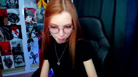 Snapshot of star_tarra chatting on 04.28.26 Tarra online show from 04.28.26