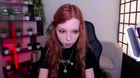Snapshot of star_tarra chatting on 05.29.26 Tarra online show from 05.29.26