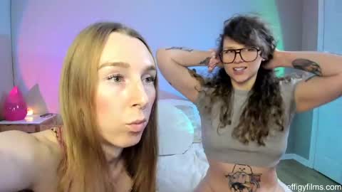 Snapshot of starduvall chatting on 02.12.25 Star Deluge online show from 02.12.25