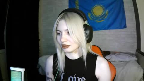 Snapshot of starremick chatting on 09.18.25 Katie online show from 09.18.25