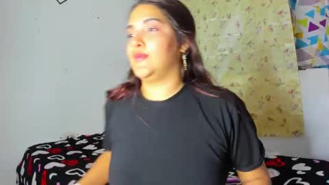 Snapshot of startitsinlimites20 chatting on 02.12.25 estrella online show from 02.12.25