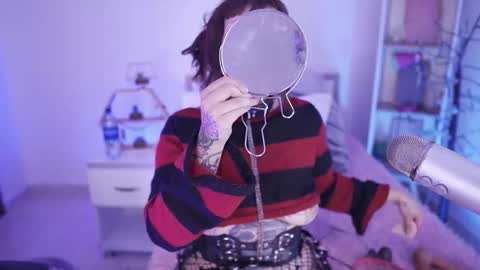 Yoko online show from 12.05.25