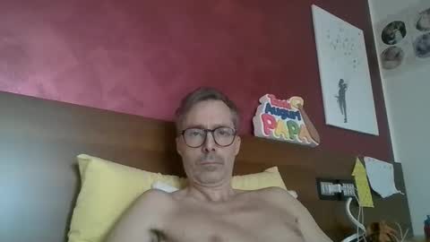 Snapshot of steel80 chatting on 12.03.25 steel80 online show from 12.03.25