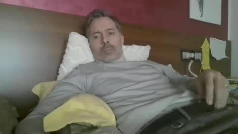 Snapshot of steel80 chatting on 12.17.25 steel80 online show from 12.17.25