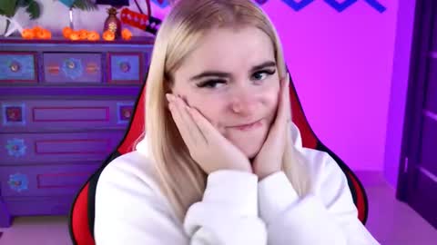 stef_nicks online show from 10.29.25