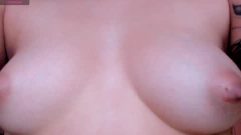 Stefa Gomez  online show from 01.16.25