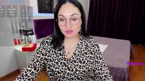 Snapshot of stefanawinter chatting on 02.21.26 StefanaWinter online show from 02.21.26