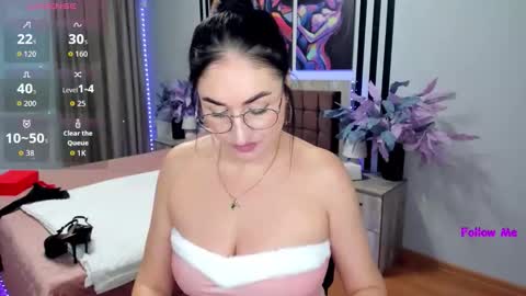 Snapshot of stefanawinter chatting on 04.12.26 StefanaWinter online show from 04.12.26
