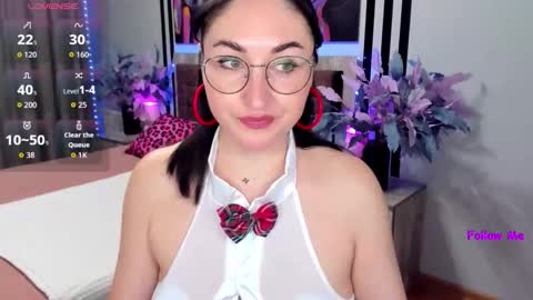 Snapshot of stefanawinter chatting on 05.25.26 StefanaWinter online show from 05.25.26