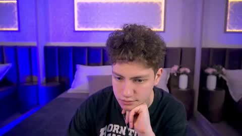 Snapshot of stefanbev chatting on 02.15.26 Esrefan online show from 02.15.26