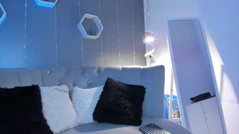 Stefania  online show from 03.04.25