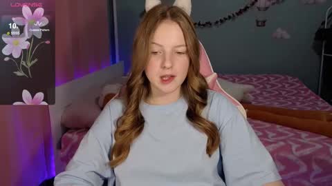 Snapshot of stefaniyaaa chatting on 10.02.25 stefa online show from 10.02.25