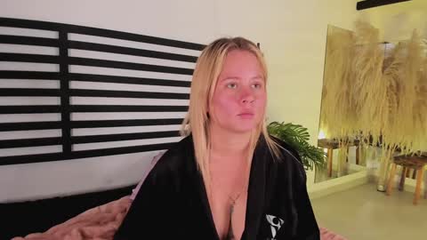 Stefanny   online show from 01.07.25